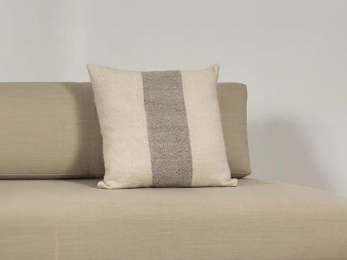 IDENTIDAD ARGENTINA NUBES CUSHION / IVORY + GREY 22" x 22"