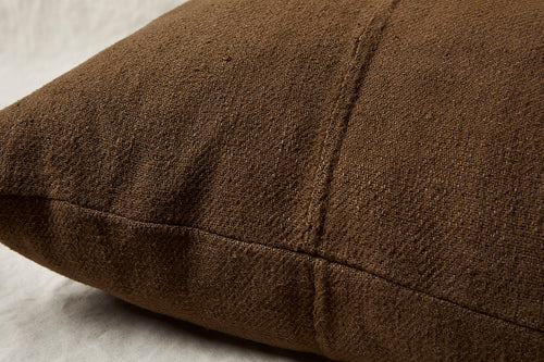 ISABELLE YAMAMOTO DYED HEMP CUSHIONS / MARRON