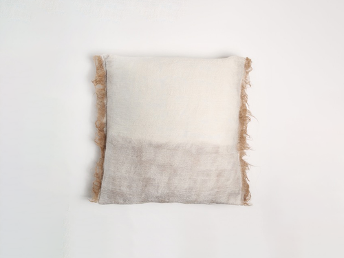 MADDA NUNO PILLOW CARAMEL/WHITE 20" X 20" **