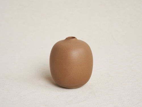 CHRISTIANE PERROCHON SMALL FLOWER VASE / HAZELNUT H3.1"