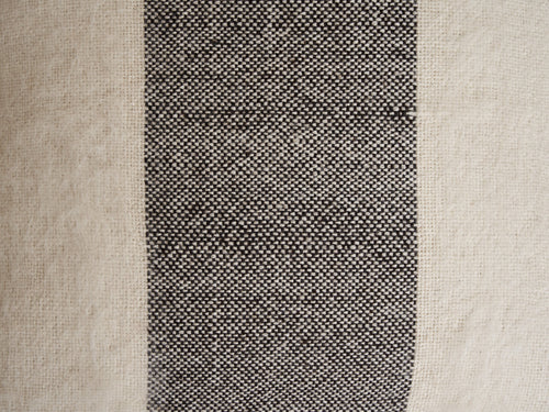 IDENTIDAD ARGENTINA NUBES CUSHION / IVORY + BLACK 22" x 22"