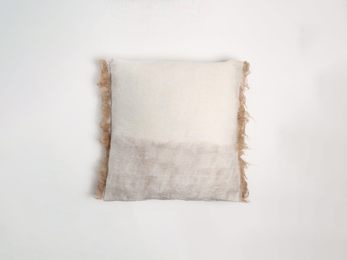 MADDA STUDIO NUNO PILLOW CARAMEL/WHITE 24" X 24" *N/C*