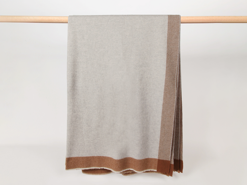 BEGG X CO ALVA BORDER DUO THROW / NATURAL VICUNA 53" x 79"