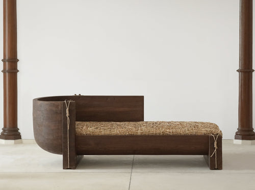 AEQUŌ AJANTA DAYBED L79" x W33" x H28"