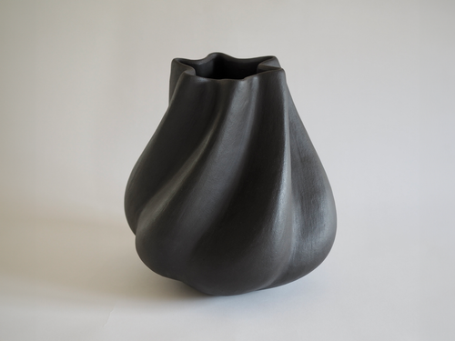 KATAYONE ADELI MATTE-ONYX CHARCOAL CLAY VESSEL NO.04 Ø12" x H12.5"