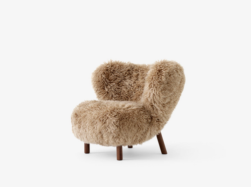 &TRADITION VIGGO BOESEN LITTLE PETRA CHAIR / 50MM SHEEPSKIN H29.2" x D32.7" x L31.1" x SH15.8"