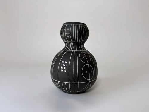HEATHER ROSENMAN SCRIBE VESSEL / BLACK 25235 H6.5" x Ø4.5"