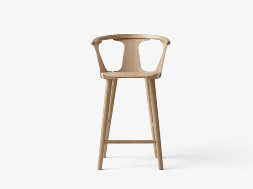 &TRADITION SAMI KALLIO SK9 IN BETWEEN BAR STOOL H40.2" x W22.8" x D21.2" ARM 38.6"/SH 30.2"