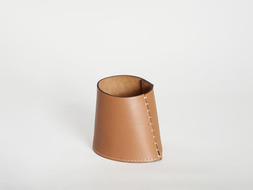 OSCAR MASCHERA LEATHER PENCIL HOLDER Ø3.5" x H5"