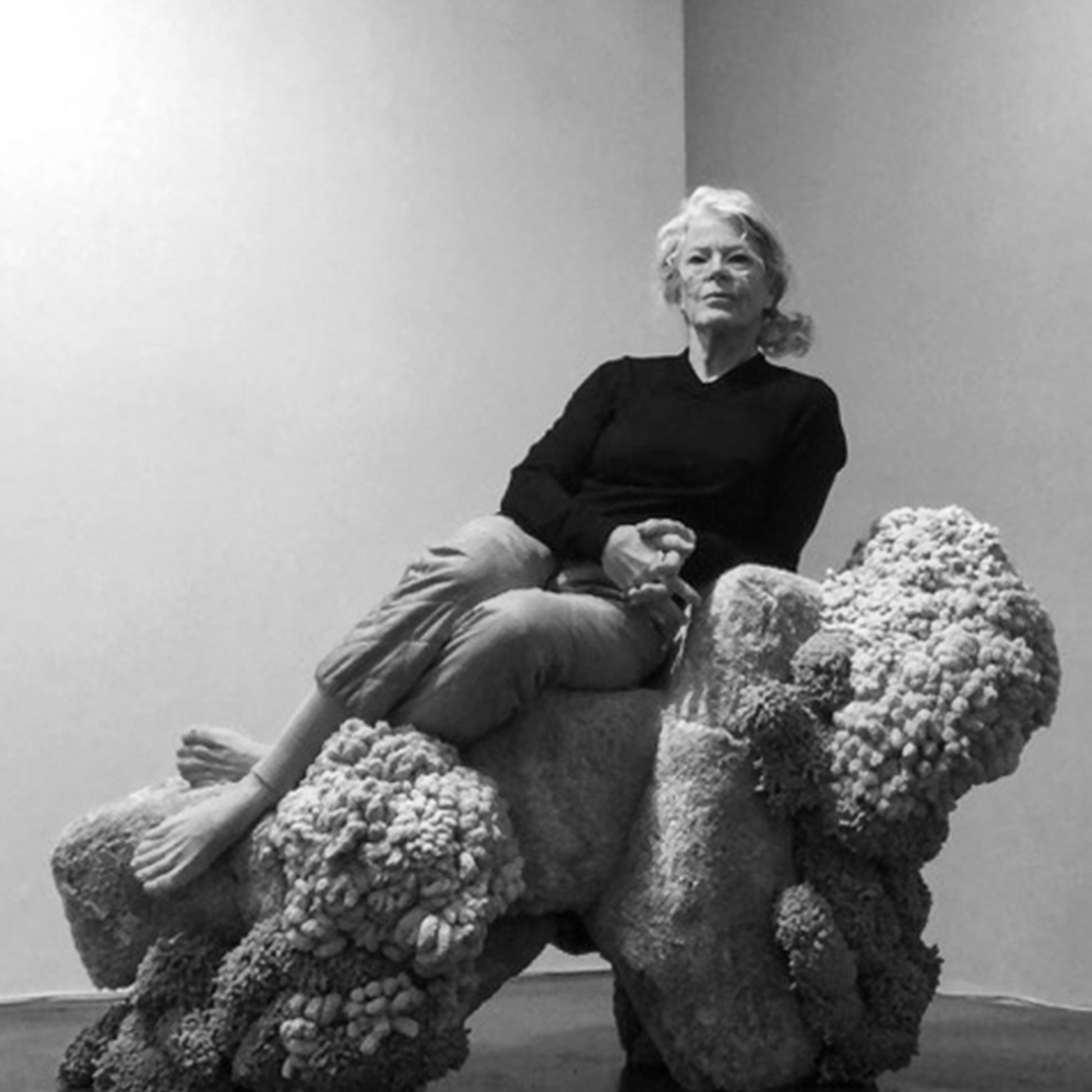 Mary Brōgger – Garde