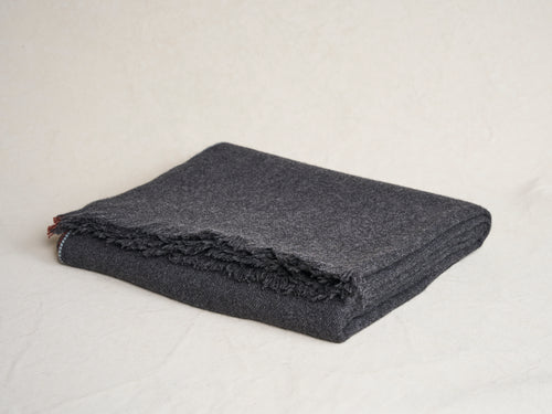 TEIXIDORS JAZZ CASHMERE THROW / DARK GREY 55" x 71"