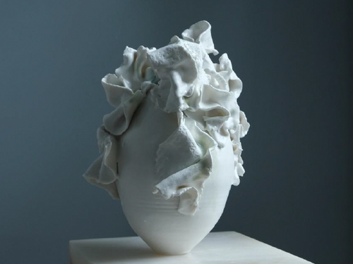 ERIN BANTA WILFORD WHITE TULIP VASE / 11059 H11" x W7"