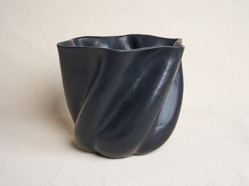 KATAYONE ADELI MATTE-SATIN BLACK BOTANICAL VESSEL NO.04 Ø14" x H12"