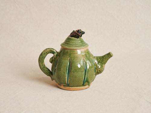 PAT SCHOENFELD TEAPOT WITH FROG Ø6" x H8"