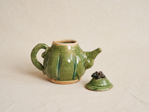 PAT SCHOENFELD TEAPOT WITH FROG Ø6" x H8"