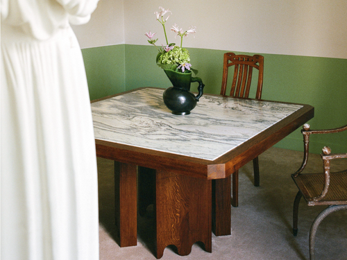 STUDIO EBUR QUADRATA TABLE H29.5" x W55.1" x D55.1"