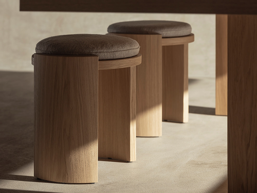 KĀNA OBJECTS HIKU STOOL W17.7" x H17.7"