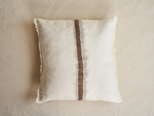 MADDA STUDIO NUNO RAYA PILLOW / CARAMEL 24" x 24"