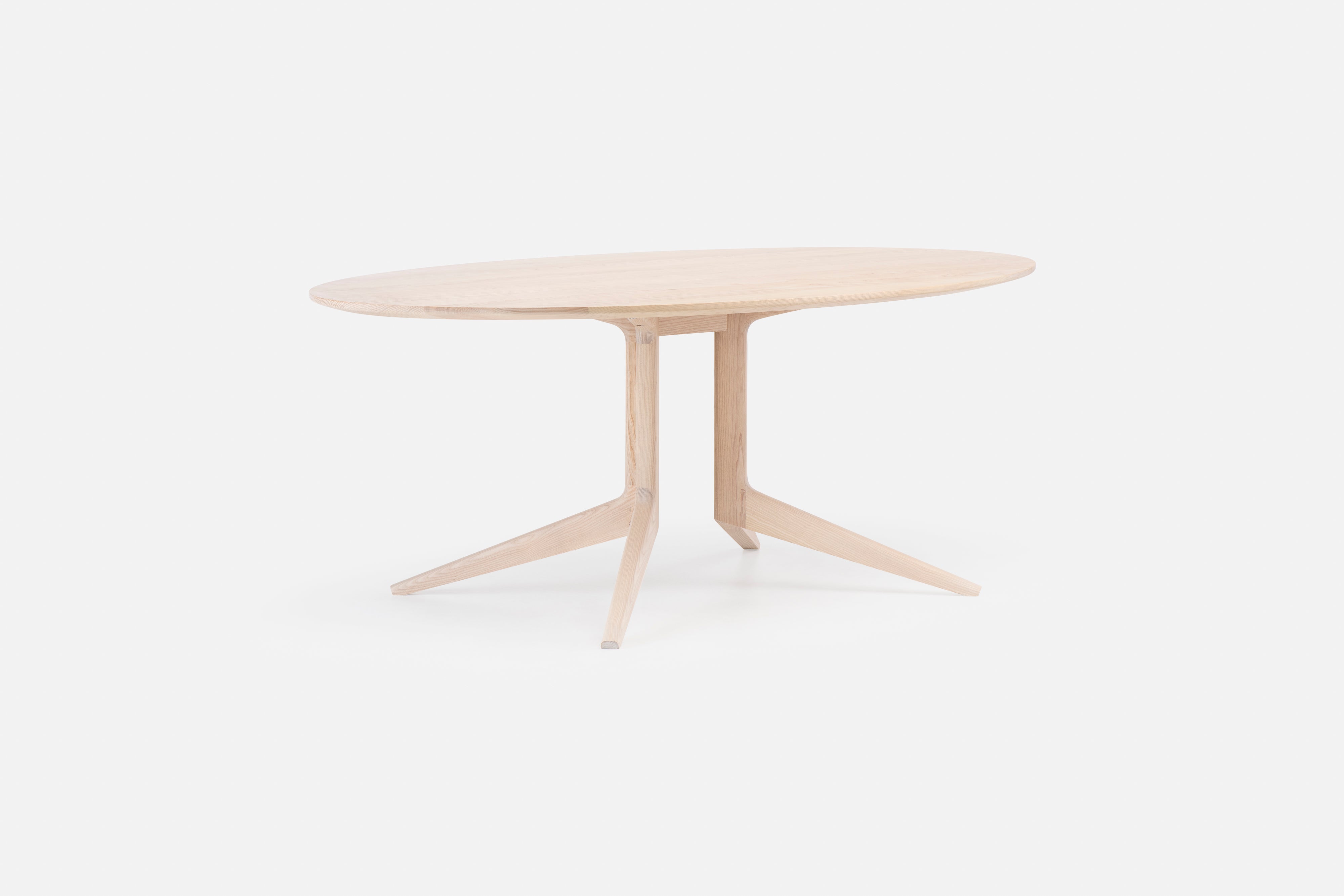 Light Oval Table - Thumbnail 4