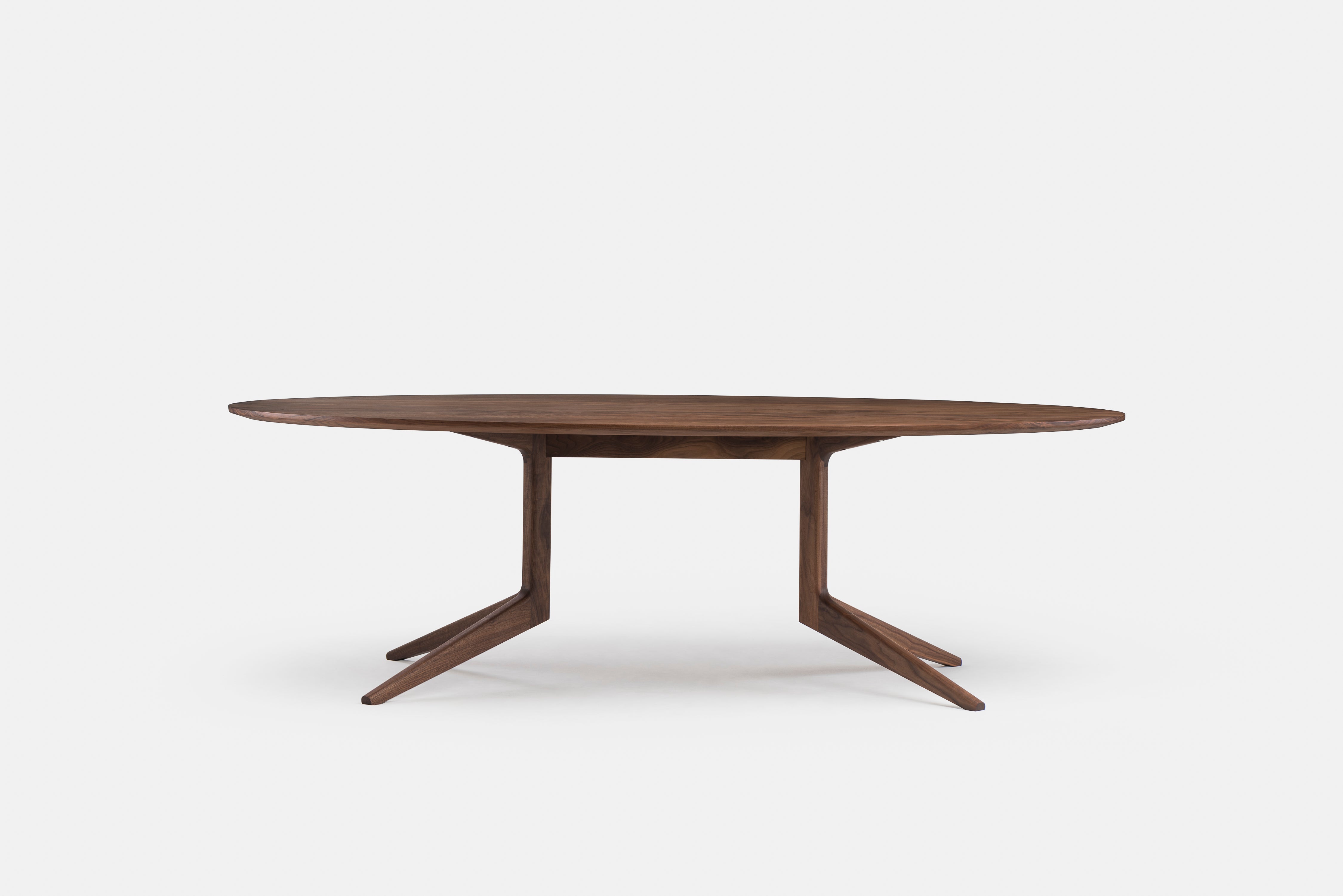 Light Oval Table - Thumbnail 2