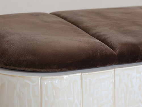 GALERIE NAINOA ARDEN BENCH 02 W49.25" x D18.75" x H19.5"