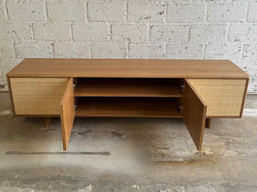 LUTECA AUGUSTO CONSOLE W80" x D18" x H21"