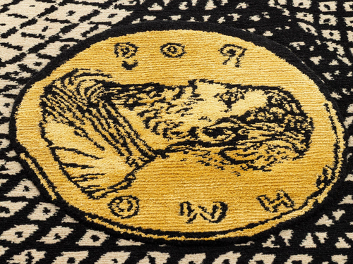 CC-TAPIS FORNASETTI MANO CON MONETA RUG 4'3" x 11'2"