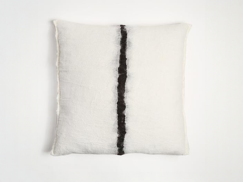 MADDA STUDIO NUNO RAYA PILLOW / BLACK 24" x 24"