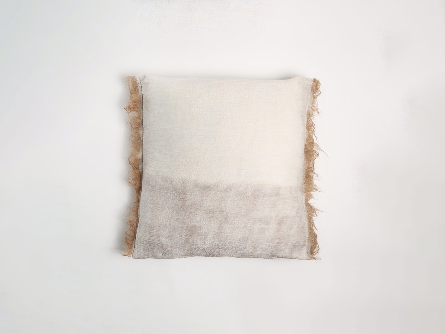 MADDA STUDIO NUNO PILLOW CARAMEL/WHITE 24