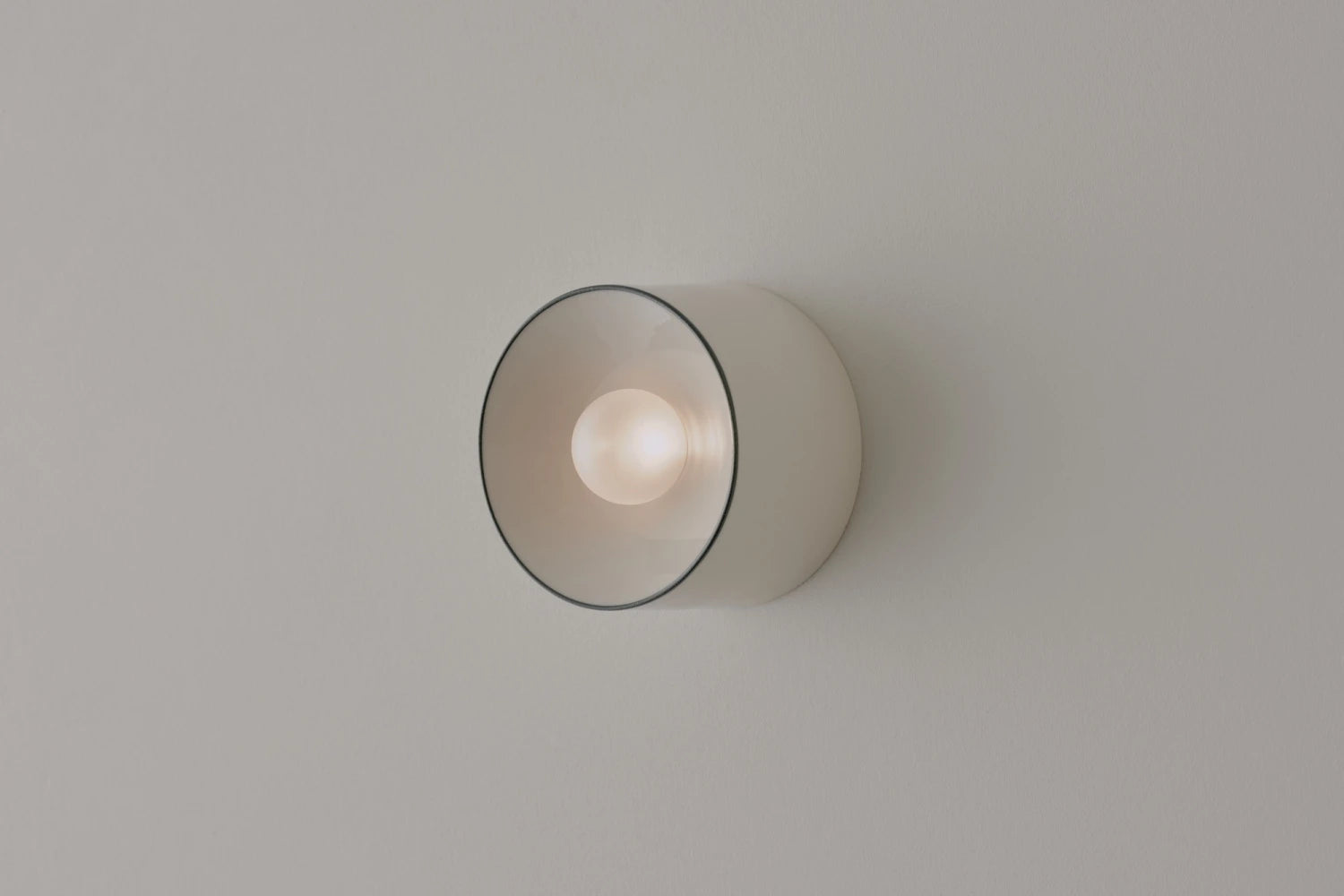 ANTON CERAMIC PINSTRIPE SCONCE / MINI - Thumbnail 5