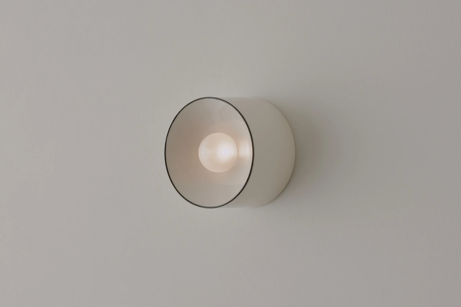 ANTON CERAMIC PINSTRIPE SCONCE / MINI - Thumbnail 3