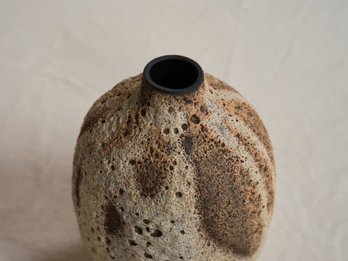 HEATHER ROSENMAN LAVA VASE / LATTE 25622 W5" x H7.5"