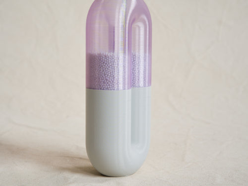 t.e. CAROLE BAIJINGS FLOWER 7 H32"