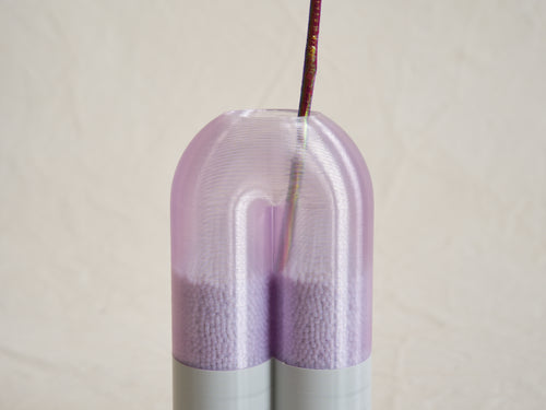 t.e. CAROLE BAIJINGS FLOWER 7 H32"