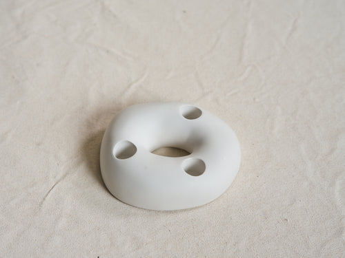 MALGARZOTA BANY HAG TRIPLE CANDLESTICK / CHALK 5.5" x 4.5" x H1.25"