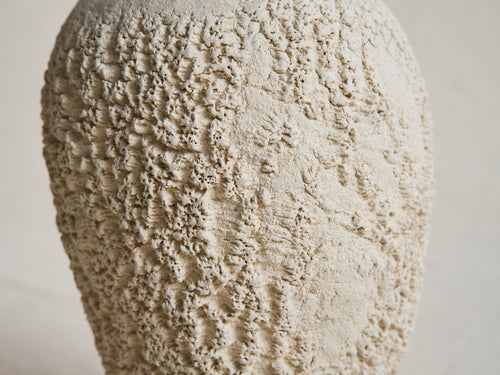 ATELIER ONNÉ WHITE BASALTE VASE H9.8" x L7.9"