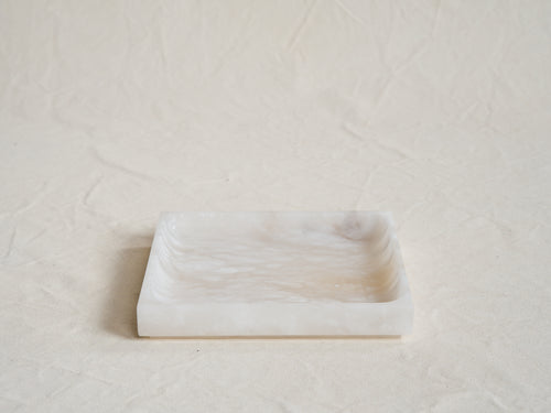 MICHAËL VERHEYDEN MEDIUM SQUARE TRAY / WHITE ALABASTER L10" x W10" x H1.5"