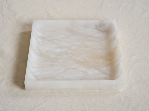 MICHAËL VERHEYDEN MEDIUM SQUARE TRAY / WHITE ALABASTER L10" x W10" x H1.5"