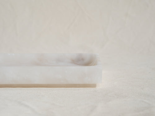 MICHAËL VERHEYDEN MEDIUM SQUARE TRAY / WHITE ALABASTER L10" x W10" x H1.5"