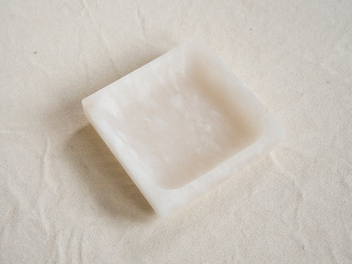MICHAËL VERHEYDEN SMALL SQUARE TRAY / WHITE ALABASTER L6” x W6" x H1.5”