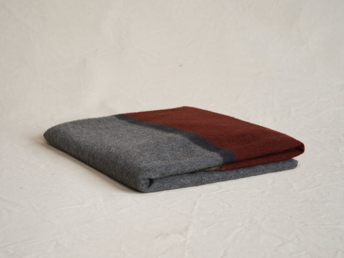 BEGG X CO ARRAN BORDERLAND THROW / DERBY BRICK 58" x 72"