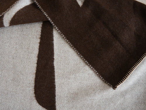 BLACKSAW BERLIN THROW IVORY / COFFEE W53" x L70"