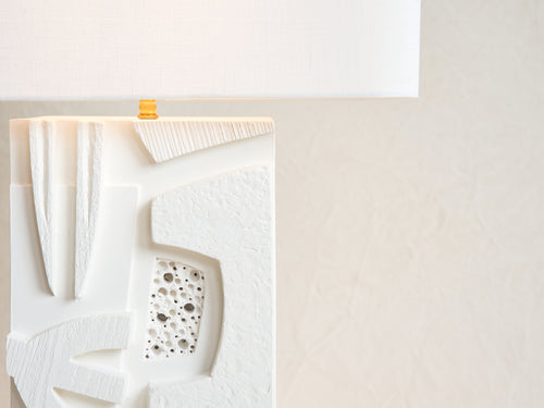 DAN SCHNEIGER VIÑETA TABLE LAMP W9" x D7" x H18"