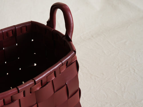 OSCAR MASCHERA CASTAGNO WOVEN BASKET MEDIUM / WINE L15.75 x W11.8" x H9.84"