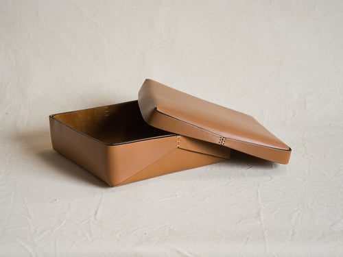 OSCAR MASCHERA LARGE SQUARE LIDDED LEATHER BOX / SOLE L13" x W13" x H4"