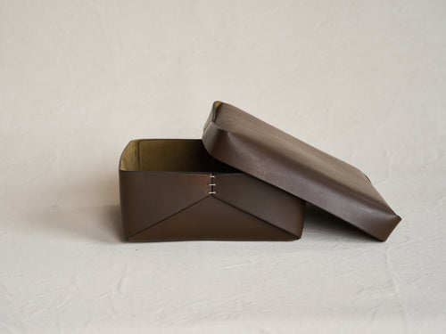 OSCAR MASCHERA MEDIUM SQUARE LIDDED LEATHER BOX / KHAKI L9.5" x W9.5" x H4"