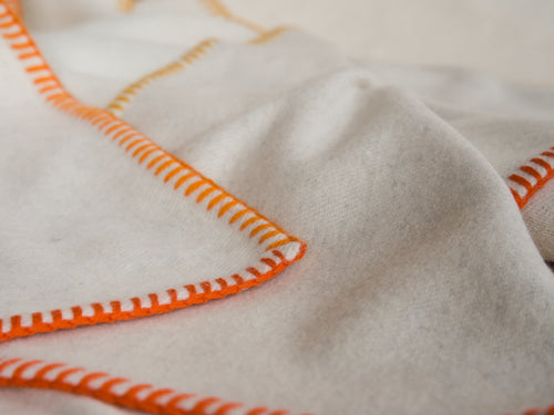 ALONPI EASY BORDATO CASHMERE THROW THROW 55" x 67"