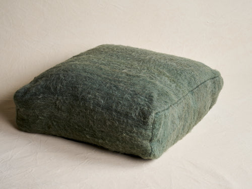 IDENTIDAD ARGENTINA SUMA FLOOR CUSHION / GREEN 27.5" x 27.5" x 8"