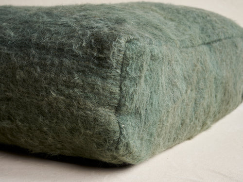 IDENTIDAD ARGENTINA SUMA FLOOR CUSHION / GREEN 27.5" x 27.5" x 8"