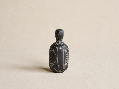HEATHER ROSENMAN SCRIBE VESSEL / BLACK 25236 H7.75" x Ø3.5"